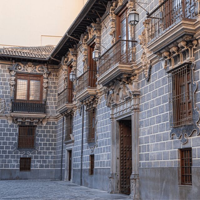 Visita guiada Catedral y Capilla Real y su entorno - Key Points