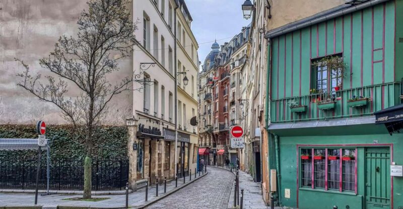 Visita privata in Italiano di Parigi, Louvre, Père Lachaise - Booking and Practical Details