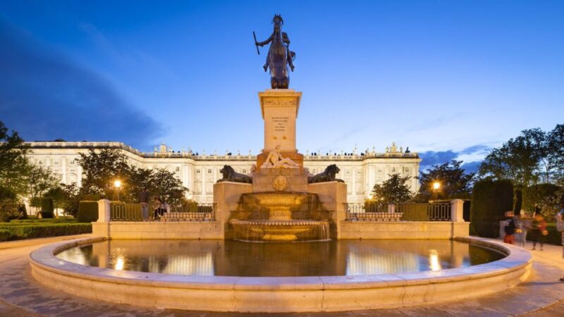 Visita VIP Palacio Real y citytour, Madrid al completo - Exploring Madrid’s XVIII Century in Comfort by Car