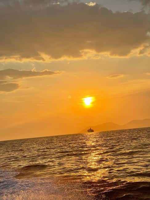 Vlore: Golden Hour Speedboat Sunset Experience - Key Points