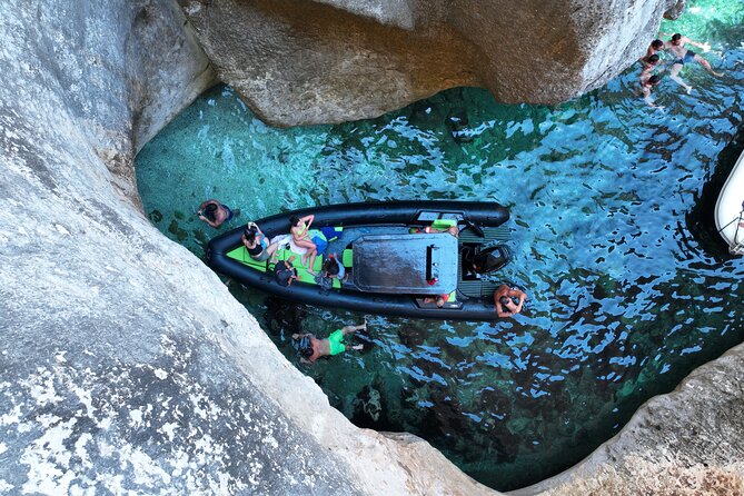 Vlore Speedboat Tour to Dafina Bay & Haxhi Ali Cave - Visiting Dafina Cave: Nature’s Colorful Artwork