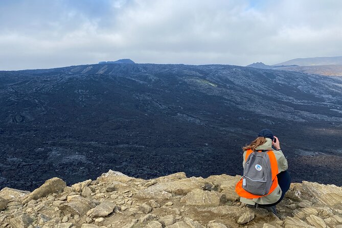 Volcano Eruption Site Hike Including Pickup from Reykjavik - The Guide’s Role in Enhancing the Experience