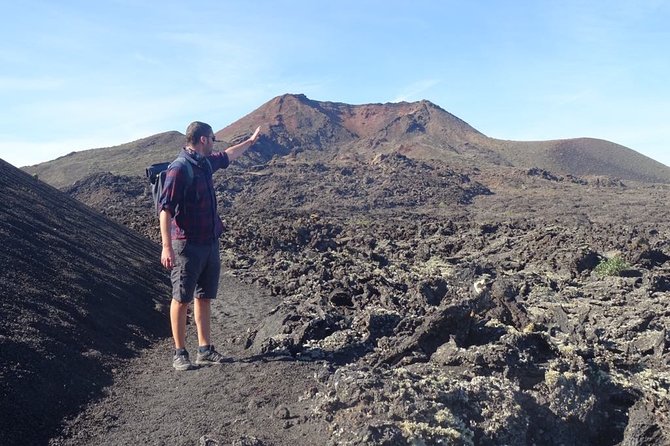 Volcano Trekking Tour (Timanfaya eruptions) - The Guides: Alejandro, Ula, and Their Engaging Narratives