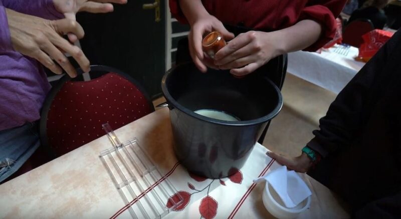 Volendam: 2.5-Hour Cheesemaking Workshop & Clog Making Tour - Clog Making Demonstration and Variations