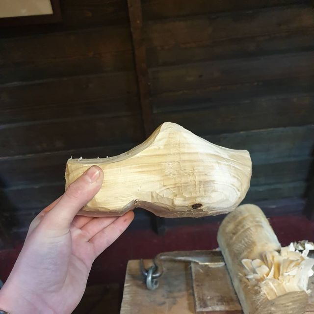 Volendam: 2-Hour Clogmaking Workshop and Cheese Tour - Decorate Your Clog and Beer Opener