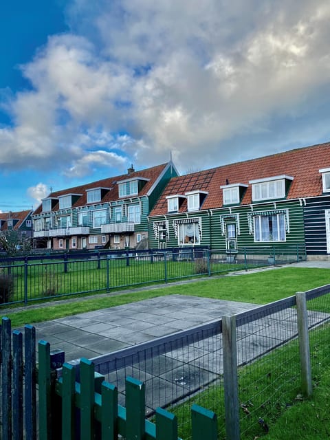 Volendam: Bike Rental including Highlights-Routes - Explore Volendam’s Scenic Bike Routes for Just $22