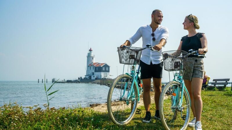 Volendam: Bike Rental including Highlights-Routes - Key Points
