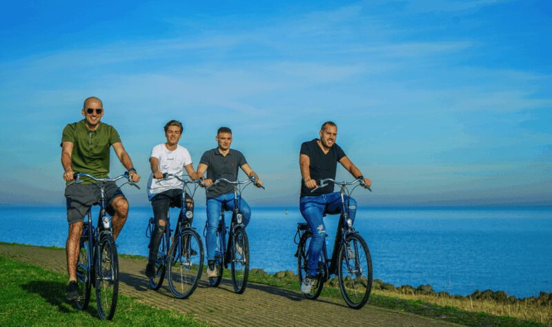 Volendam: E-Bike Rental including Highlights-Routes - Practical Details: What’s Included and What You Should Bring