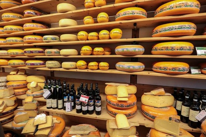 Volendam & Marken Private Tour in luxury Jaguar S Type 1/2 day - The Magere Brug Photo Stop