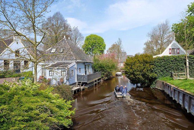 Volendam & Marken Private Tour in luxury Jaguar S Type 1/2 day - What’s Included and What to Expect