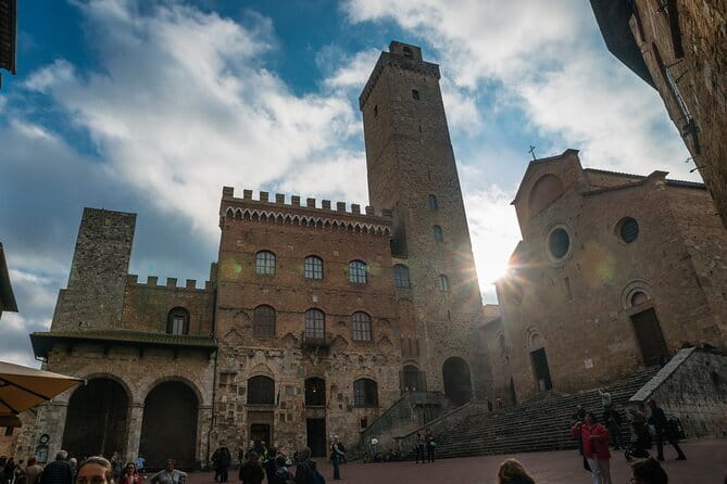Volterra and San Gimignano: a taste of medieval Tuscany! - Key Points