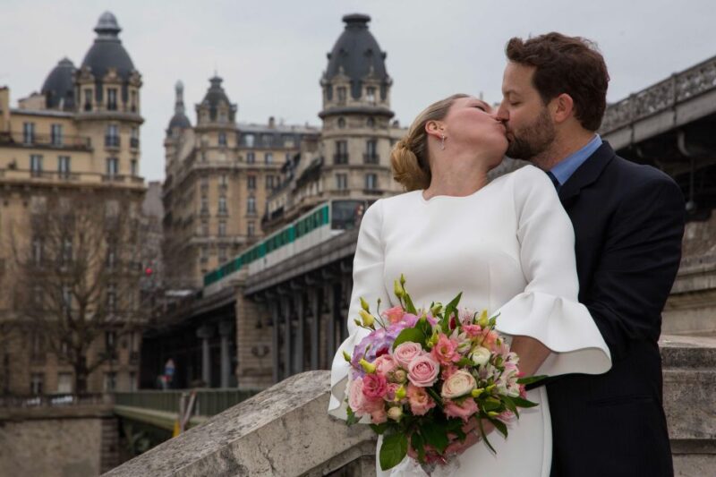 Vows Renewal Ceremony with Photoshoot - Paris - The Role of the Celebrant and Personal Touches