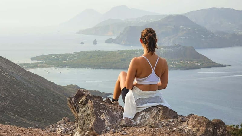 Vulcano Island: Panoramic Walk - Navigating the Itinerary: From Viewpoints to Hidden Caves