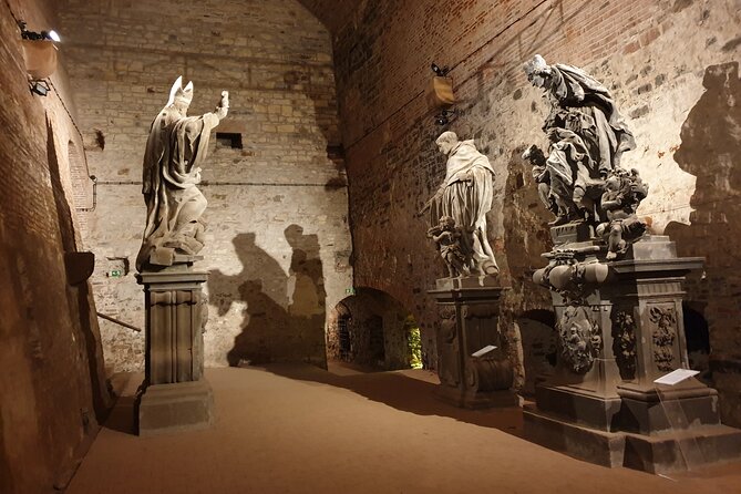 Vyehrad Castle: Casemates and Gorlice - Practical Aspects: Group Size and Accessibility