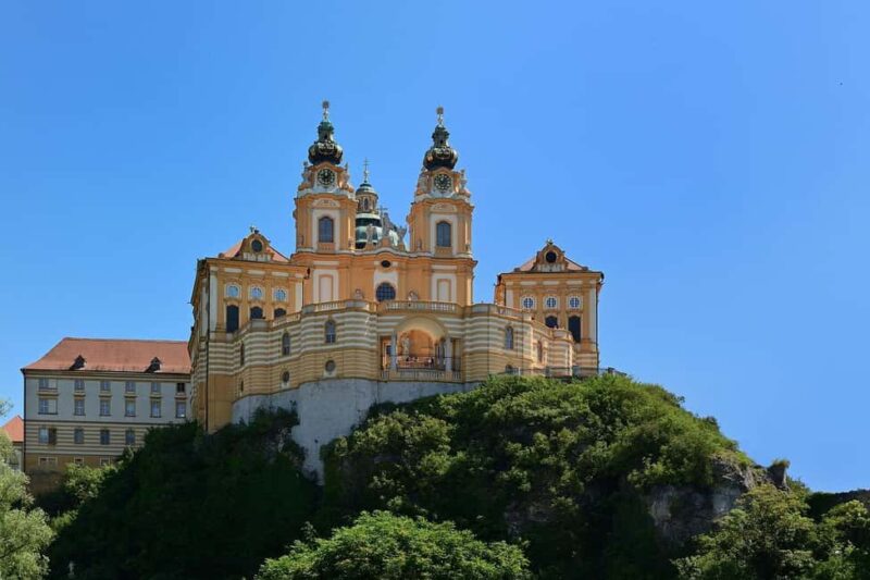 Wachau, Melk Abbey & Salzburg (Sound of Music & UNESCO) - Visiting Dürnstein—Charming Streets and Wine Tasting