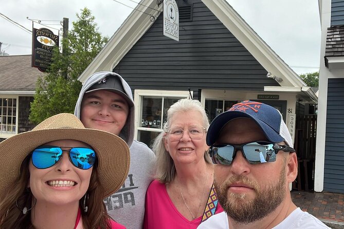 Wacky Warwick Scavenger Hunt - Explore Warwicks Charm with a Unique Scavenger Hunt