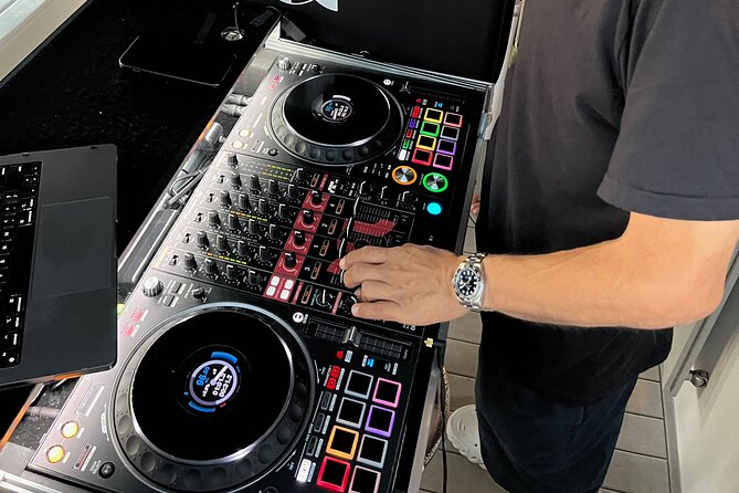 Waikiki Friday Fireworks Party Cruise with Live DJ & Full Bar - Experience the Best Friday Night in Waikiki with a Fireworks Party Cruise