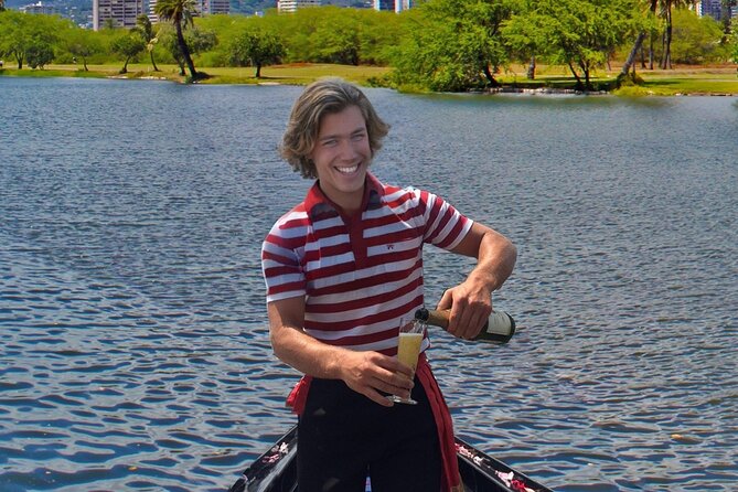 Waikiki Gondola Cruise Family Friendly & Small Group fun - Key Points