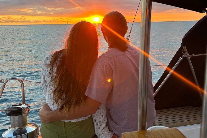 Waikiki private Day Tour and Sunset sail for couples - Starting from Waikiki Sailing Tours in Honolulu