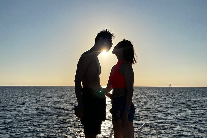 Waikiki Sunset & Wine Turtle Snorkeling Cruise - Key Points