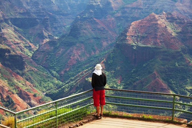 Waimea Canyon & Na Pali Driving Tour app - Exploring Waimea Town Market