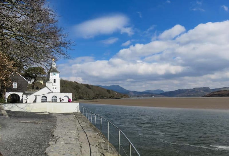 Wales' West Coast: Online Road Trip Travel Guide - Who Will Get the Most From This Tour