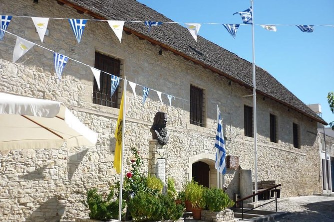 Walk in Omodos alleys & around Kelephos medieval Venetian bridge - Kelephos Bridge: Medieval Heritage in a Natural Setting