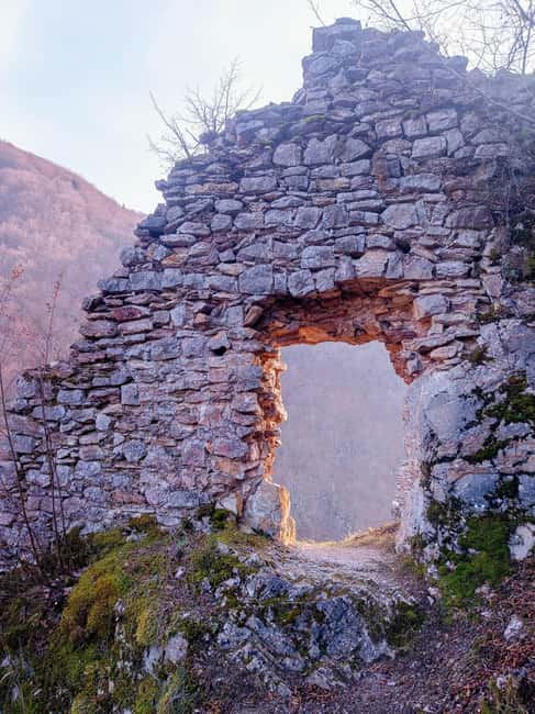 Walk the Bobovac Royal Paths and Ruins & Kraljeva Sutjeska - Visiting the Historic Franciscan Monastery in Kraljeva Sutjeska