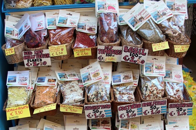 Walk to discover the flavors of Sorrento - The Magic of Limoncello