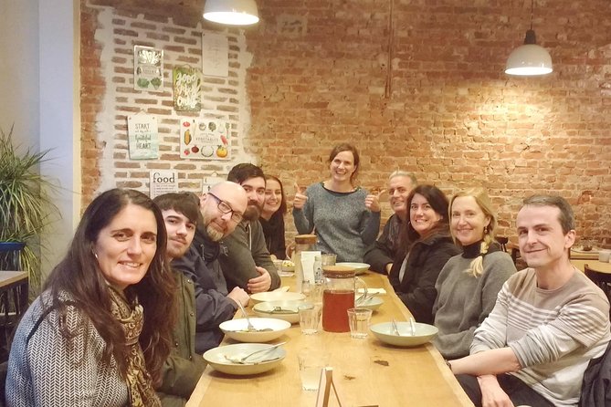 Walking food tour: Introduction to Ghent through food - Guide’s Approach to Storytelling and Local Knowledge