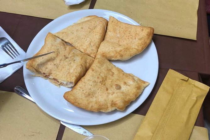 Walking Food Tour of Naples with Tastings - The Guide: Knowledgeable and Engaging