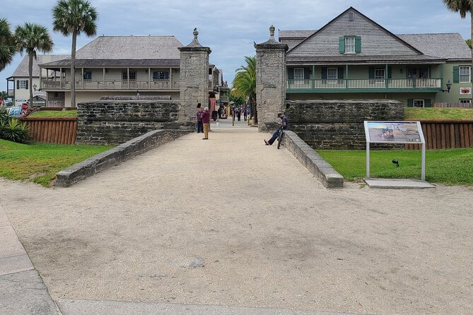 Walking History Tour of St. Augustine's Historic District - Exploring St. Augustines Oldest Cemetery, Tolomato