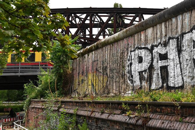 Walking on the Wall: 3-Hour Tour in Berlin - Meeting Point and Tour Logistics