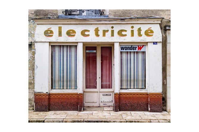 Walking Photography Tour of Amboise conducted in English - Meet Mark Playle: Your Experienced Photography Tutor