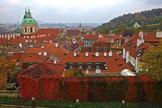 Walking through ages: 11th to 21st century, Prague flavoured - The Heart of Old Town at the Old Town Square