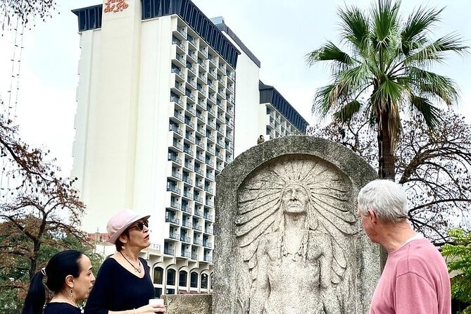 Walking Tour Along the San Antonio Riverwalk And Around Downtown - Historic Buildings and Local Flavor: Bexar Courthouse and Casa Rio