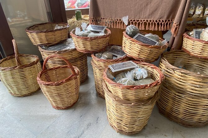 Walking Tour and Cooking Class on Naxos with Local Market Visit - Key Points