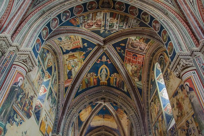 Walking tour Galatina, outstanding, mind-blowing Giottesque frescoes in Puglia - Discovering the Art in Galatina’s Basilica of Santa Caterina