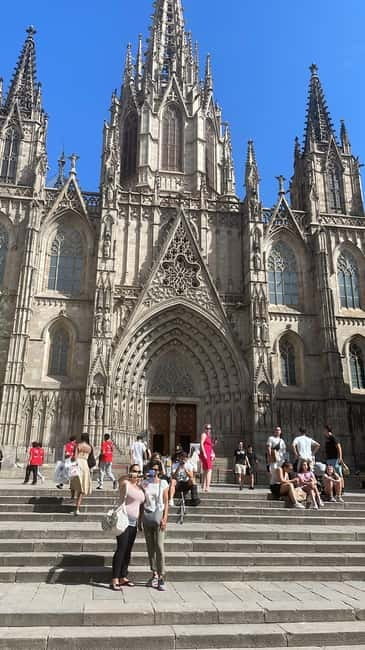 Walking Tour Gothic Quarter & Historic Center of Barcelona - Explore the Historic Heart of Barcelona: The Gothic Quarter & Old City