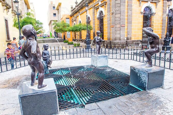 Walking Tour Historic Center Guadalajara - Roaming the Rotonda de Los Jaliscienses Ilustres