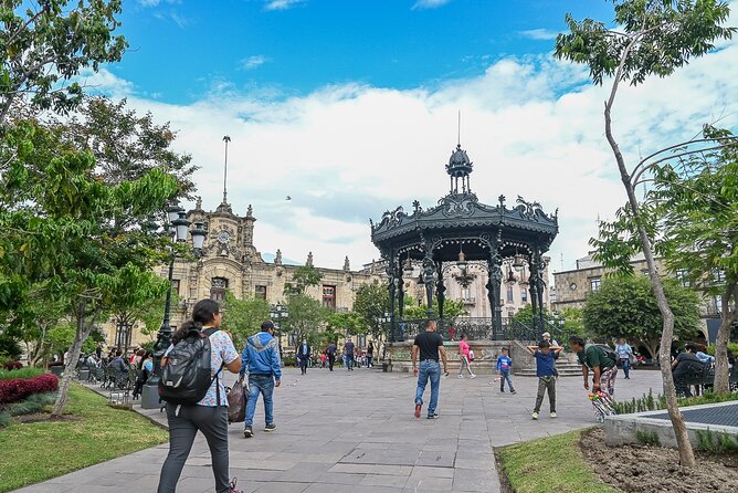Walking Tour Historic Center Guadalajara - The Beauty of Ninos Miones Fountain