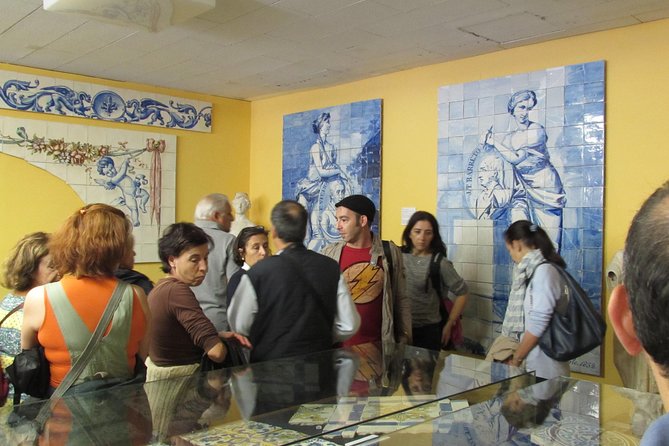 Walking Tour - History of Tiles in Porto - Starting Point at Igreja do Carmo in Porto’s Historic Center