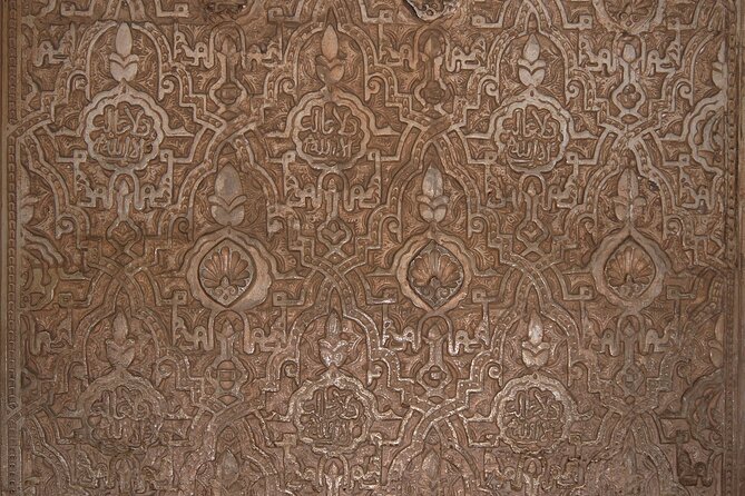 Walking tour in Alhambra, Nasrid Palaces and Generalife - The Exquisite Nasrid Palaces Architectural Marvels