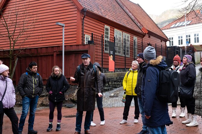 Walking Tour in Bergen of the Past and Present - Exploring Fjellsiden: Wooden Homes and Norwegian Daily Life