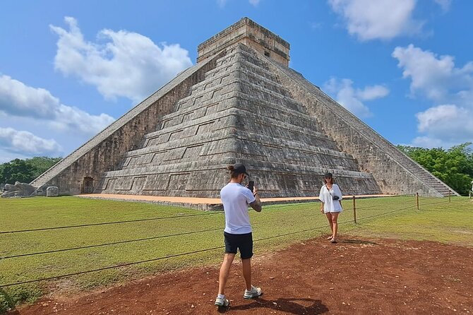 Walking Tour in Chichen Itza Early Access without Lines - Exploring the Main Monuments and Historical Highlights