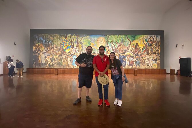 Walking tour in historic center CDMX + VR Experience. - Visiting the Iconic Palacio de Bellas Artes