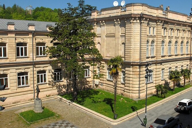 Walking tour in Kutaisi - Walkthrough of Kutaisi’s Cultural Landmarks: Meskhishvili Theatre and Opera House