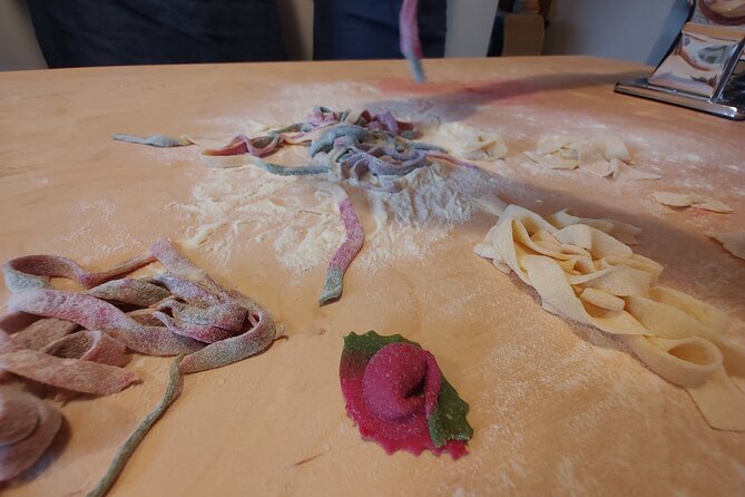 Walking Tour in Lake Como with Lierna Cooking Class - The Role of Guides and Company