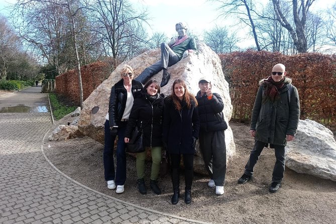Walking tour in Merrion Square Park with a pint of Guinness Dublin Rogues Tour - Why This Tour Offers Great Value