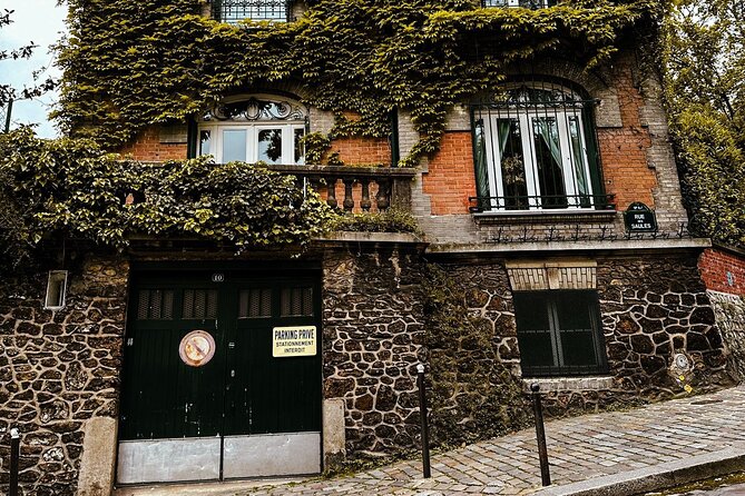 Walking Tour in Montmartre with a guide - The Last Stop: The Vineyards of Montmartre